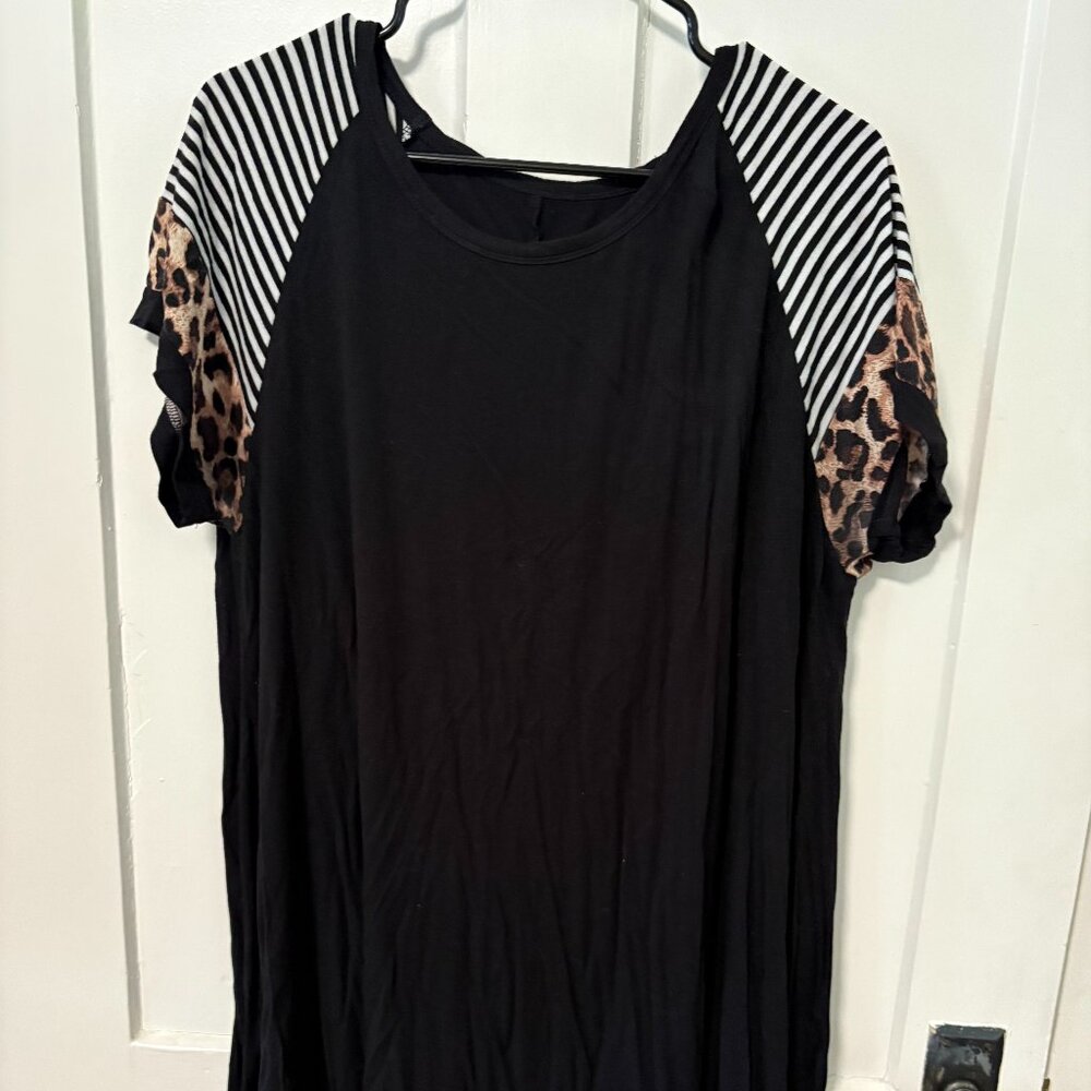 Larace Tunic Top with Pattern Sleeves